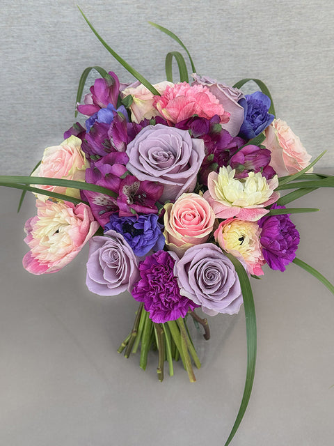 Chic Handheld Prom Bouquet – Fresh Flowers