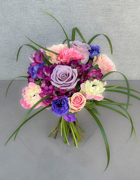 Chic Handheld Prom Bouquet – Fresh Flowers